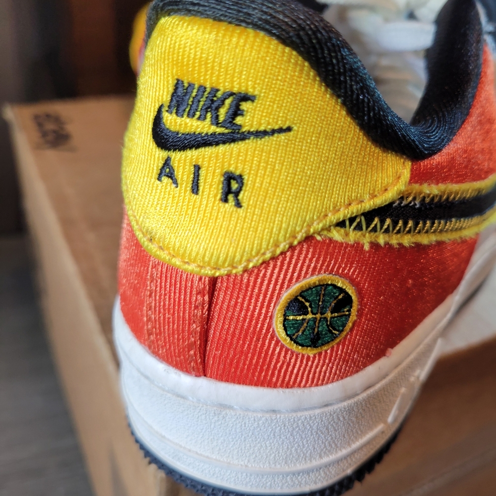Nike Air Force 1 Low Rayguns Sneakers Shoes DD9530-100 Boys Youth Size 7Y - Picture 9 of 12